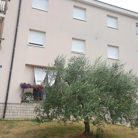Apartament Kampac Sa 3 Spavace Sobe *