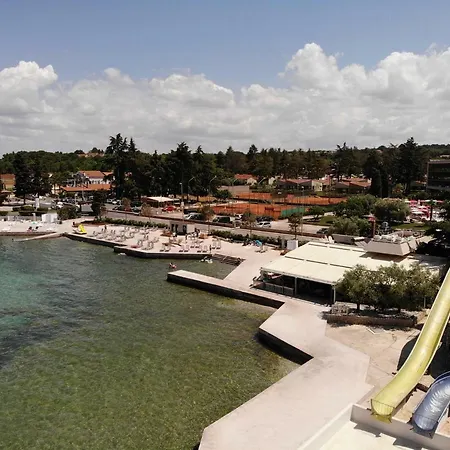 Kampac Sa 3 Spavace Sobe