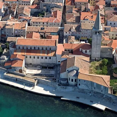 Kampac Sa 3 Spavace Sobe Apartament