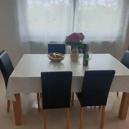 Apartament Kampac Sa 3 Spavace Sobe