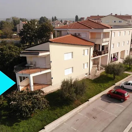 Kampac Sa 3 Spavace Sobe Poreč