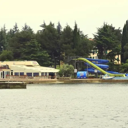 Kampac Sa 3 Spavace Sobe Apartament Poreč