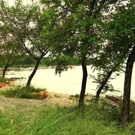 Kampac Sa 3 Spavace Sobe Apartament *