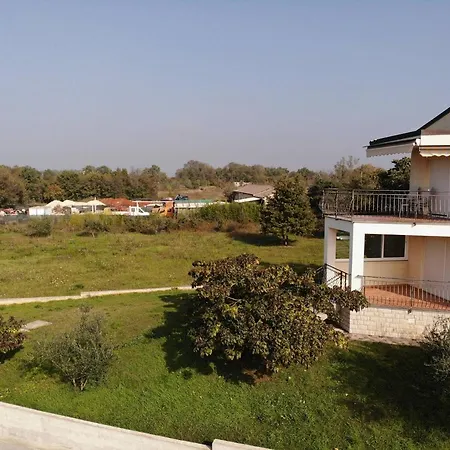 Apartament Kampac Sa 3 Spavace Sobe