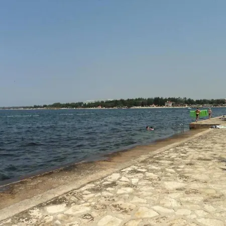 Kampac Sa 3 Spavace Sobe Poreč