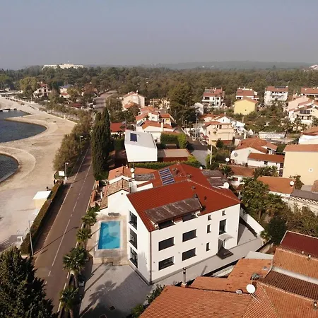 Kampac Sa 3 Spavace Sobe Daire